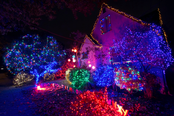 Monterey Avenue Berkeley Northbrae Christmas lights
