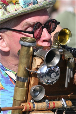 Berkeley Albany Solano Stroll Professor Gizmo Musician