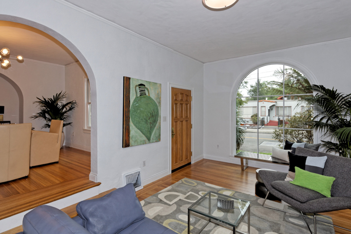 1386 Gilman Living Room