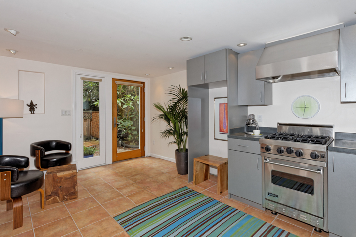 1386 Gilman Bonus Space